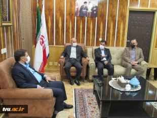 دیدار جناب آقای دکتر صالحی عمران ریاست دانشگاه فنی و حرفه ای کشور با جناب آقای آشناگر استاندار سمنان 6