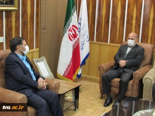 اهم مطالب مطرح شده توسط جناب آقای دکتر آشناگر استاندار سمنان در دیدار با جناب آقای دکتر صالحی عمران ریاست دانشگاه فنی و حرفه ای کشور 2