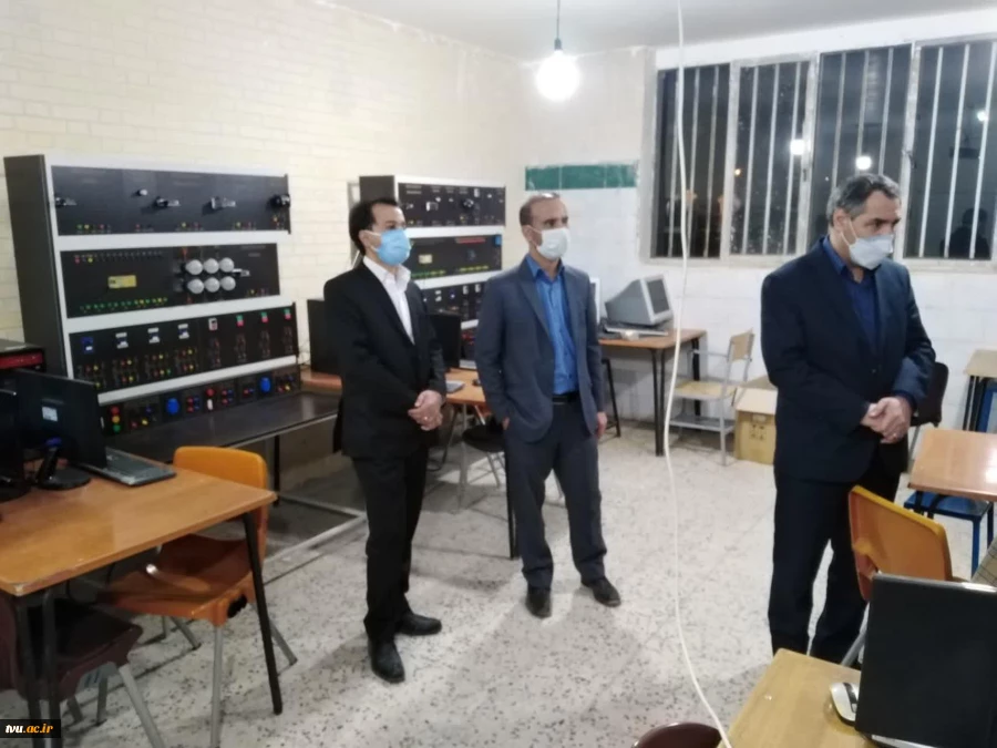 دکتر مهدی  معاون فرهنگی و دانشجویی دانشگاه فنی و حرفه ای، به همراه دکتر عندلیب اردکانی سرپرست دانشگاه فنی و حرفه ای استان یزد از آموزشکده فنی شهید مطهری تفت بازدید نمودند. 3