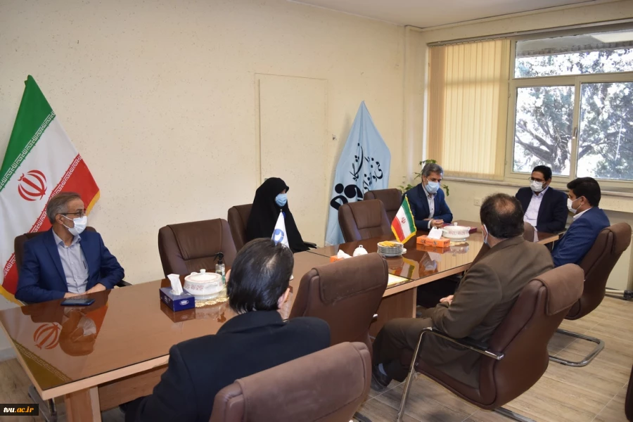 از نفرات برتر مسابقه کتاب‌خوانی یکصد و چهارده نکته درباره نماز تقدیر شد 5