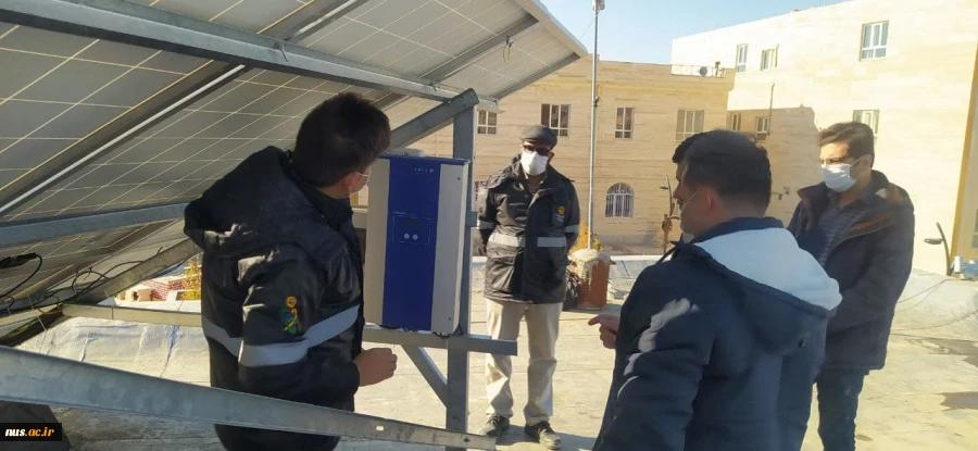 گزارش تصویری از بازدید مهندس ناظرشرکت توزیع برق استان خراسان رضوی از روند نیروگاه خورشیدی دانشکده فنی شهید رجایی قوچان 8