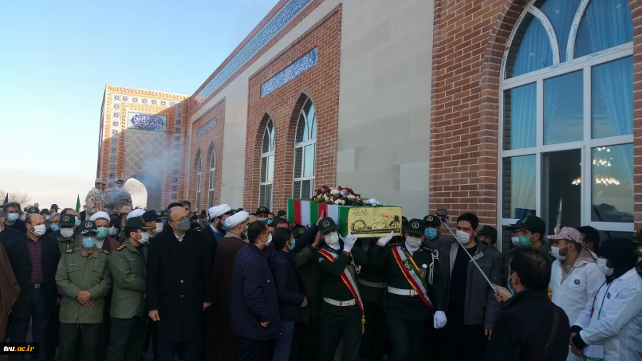 ادای احترام دانشگاهیان دانشگاه فنی و حرفه ای استان آذربایجان شرقی به شهید گمنام دوران هشت سال دفاع مقدس 4