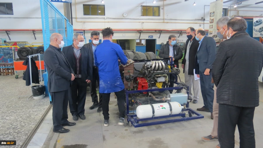 رئیس دانشگاه فنی و حرفه‌ای کشور گفت؛
افزایش بیش از ۷۰۰ کد رشته در دانشگاه فنی و حرفه ای در دوسال اخیر/ روی کیفیت آموزش مهارتی باید جدی تر رفتار کنیم
 4