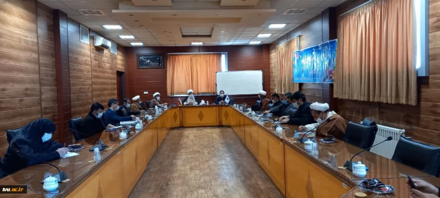 جلسه هم اندیشی روسای دانشگاه‌ها و مراکز آموزش عالی شهرستان شیروان با امام جمعه محترم شهرستان 3