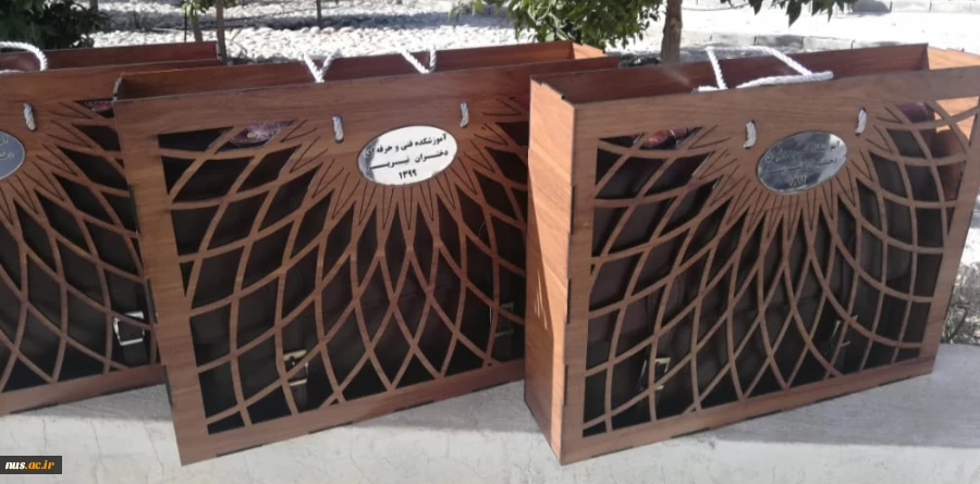 دوخت کیف اداری توسط دانشجویان آموزشکده فنی و حرفه ای دختران نی ریز 3