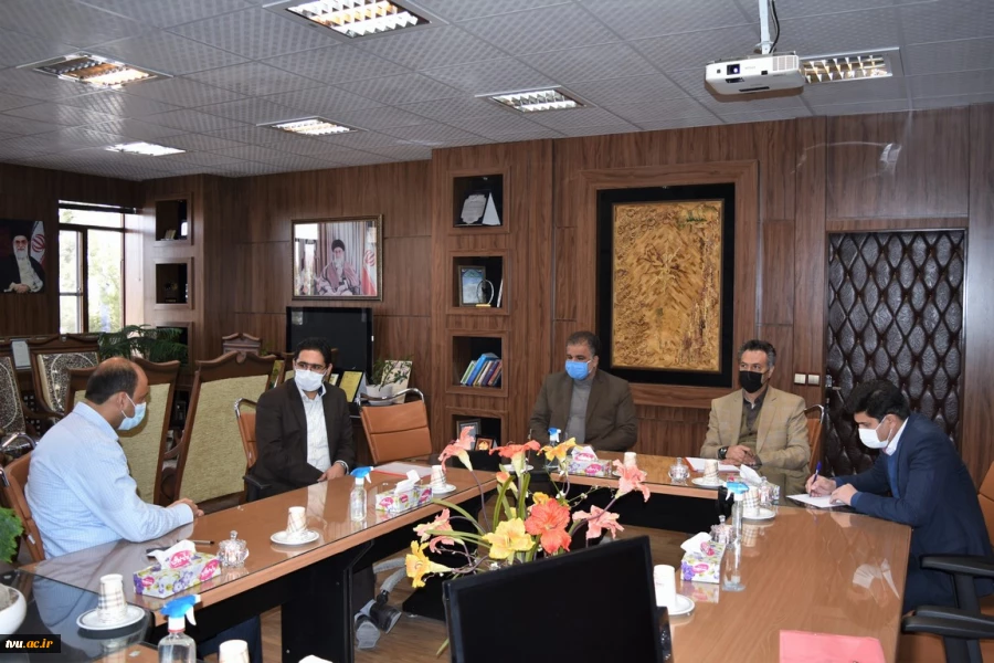 رئیس دانشگاه فنی و حرفه ای استان کرمان با مدیرعامل شرکت شهرک های صنعتی استان دیدار و گفتگو کرد 3