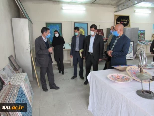 بازدید دکتر رضا نقدی ریاست دانشگاه فنی و حرفه ای استان سمنان و هیات رئیسه این دانشگاه از نمایشگاه آثار دانشجویان دانشکده فنی و حرفه ای دختران سمنان 3