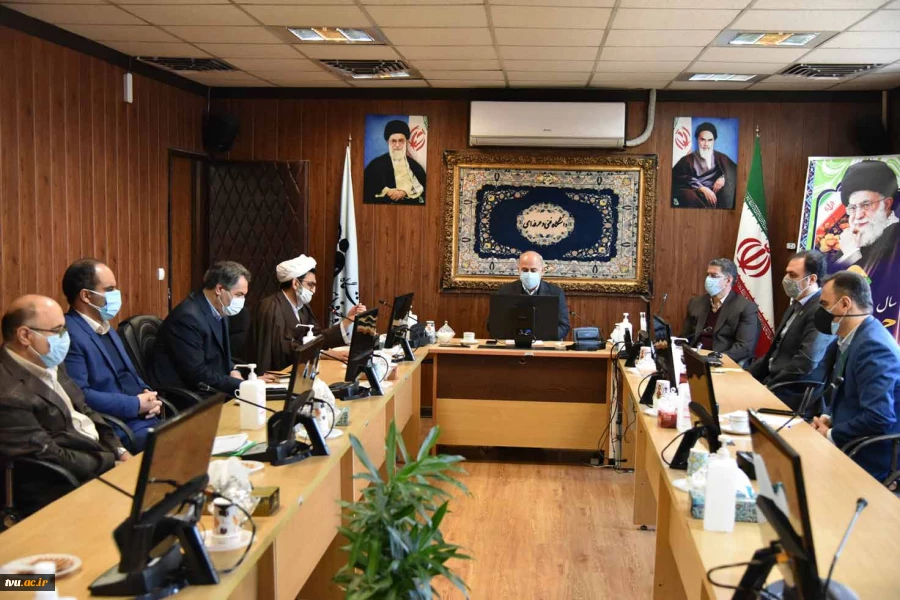 دکتر صالحی عمران در شورای دانشگاه فنی و حرفه ای:

رسالت اصلی دانشگاه که انتقال مهارت به دانشجویان است /بدنه مدیریتی و کارکنان دانشگاه باید تمام قد در خدمت دانشجویان باشند 2