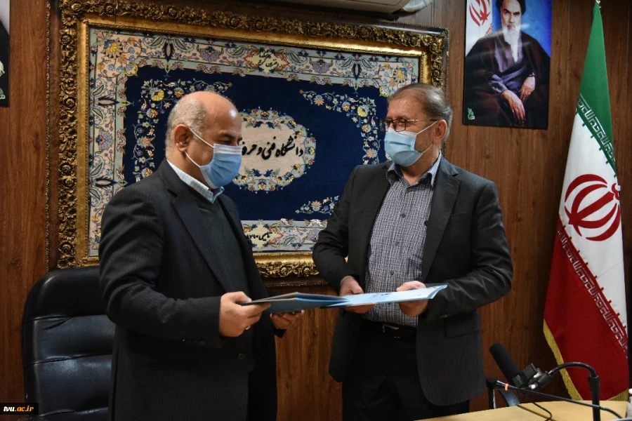 با امضای تفاهم نامه همکاری مشترک 

همکاری آموزشی دانشگاه فنی وحرفه‌ای و وزارت صمت گسترش یافت 2