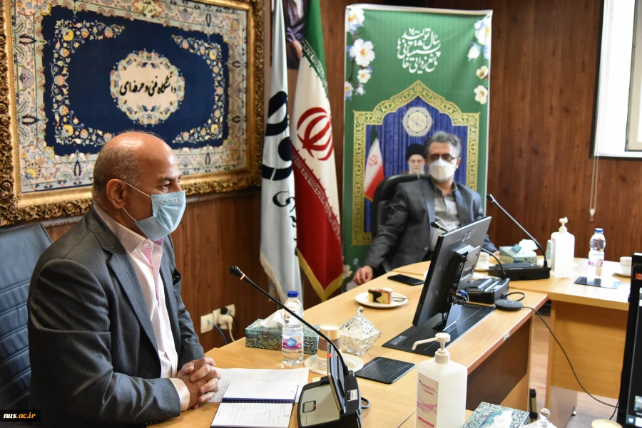 در جلسه شورای دانشگاه بررسی شد

ارایه برنامه توسعه ای دانشگاه فنی و حرفه ای/ لزوم توجه ویژه به آموزش های مهارتی از سوی دولت 2