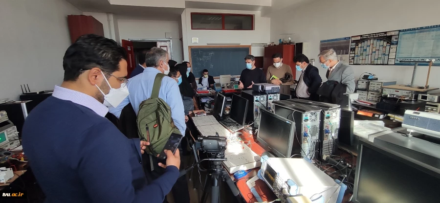 Visiting research centre, workrooms, and laboratories at Pitesti Universit 5