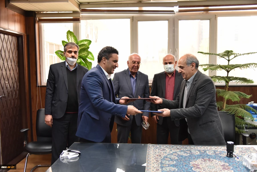سند همکاری بین دانشگاه فنی حرفه ای و شرکت کویر موتور با محوریت همکاری دوطرف در حوزه امور پژوهشی و آموزشی به امضا رسید 3