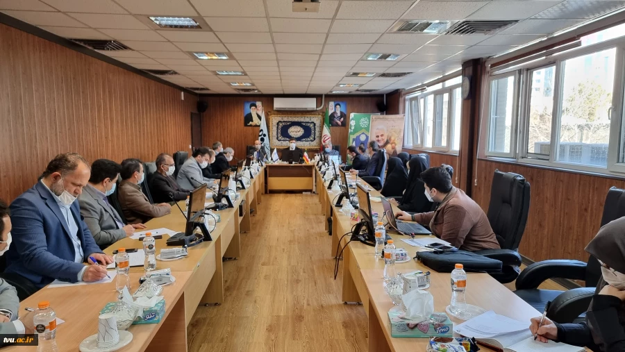 دکتر خسرویان در دیدار با مسئولین کانون‌های استانی مطرح کرد:
استادان بسیجی به عنوان ذخایر استراتژیک فکری در خط مقدم نبرد اندیشه‌ای هستند 5