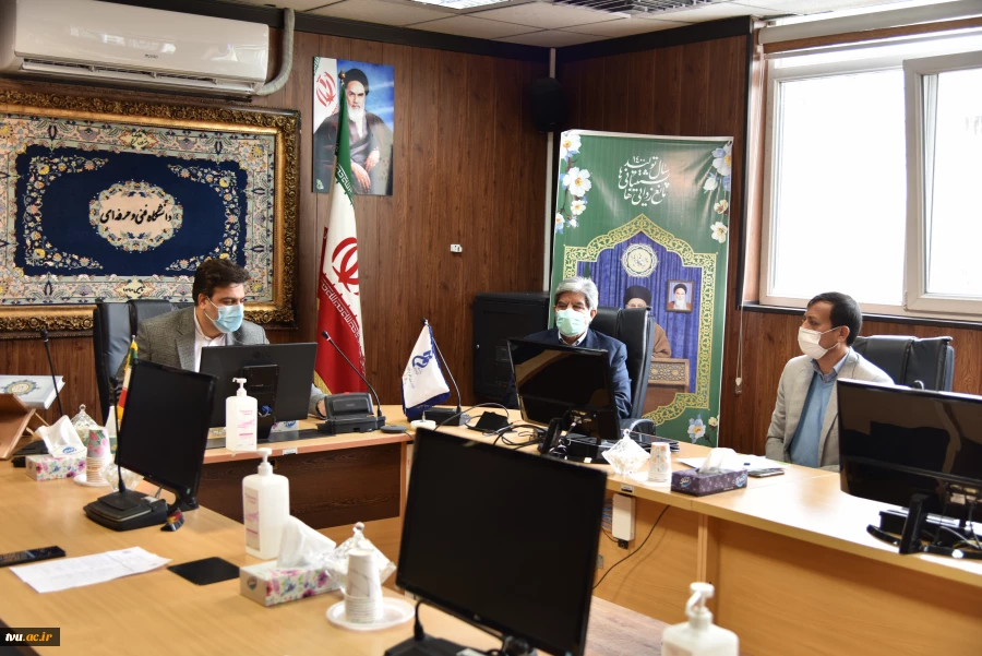 با حضور دکتر خسرویان؛

مراسم تکریم و معارفه سرپرست معاونت آموزشی دانشگاه فنی و حرفه ای برگزار شد.
 2