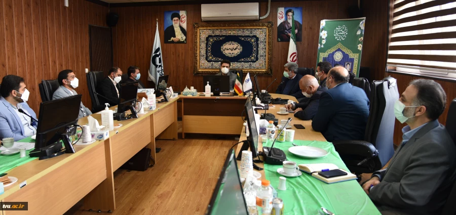 در دیدار دکتر خسرویان با استاندار یزد صورت گرفت؛

امضای تفاهم نامه تجهیز و راه اندازی دانشکده فنی و حرفه ای شهرستان مهریز 3