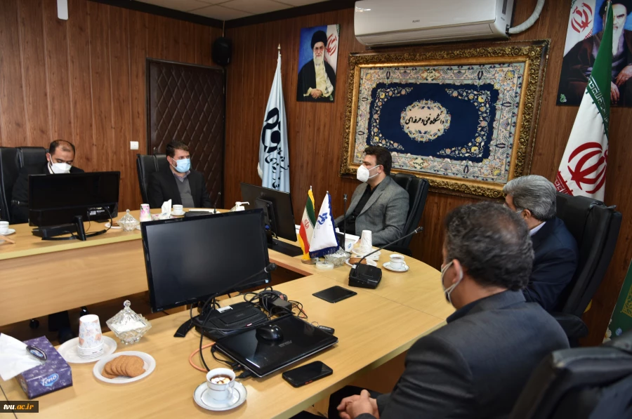 در دیدار دکتر خسرویان با استاندار یزد صورت گرفت؛

امضای تفاهم نامه تجهیز و راه اندازی دانشکده فنی و حرفه ای شهرستان مهریز 6