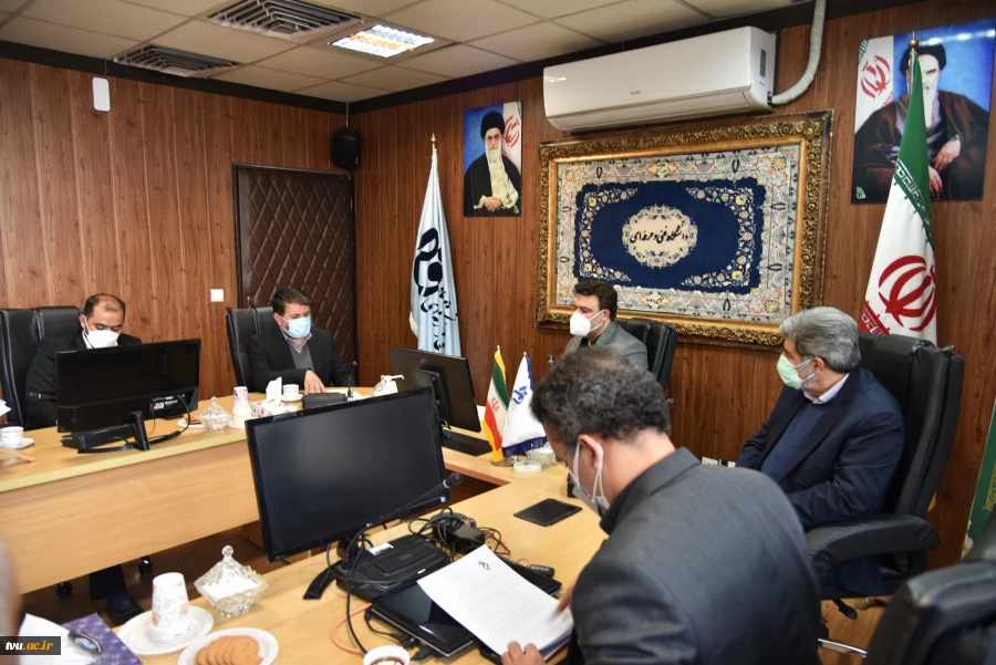 در دیدار دکتر خسرویان با استاندار یزد صورت گرفت؛

امضای تفاهم نامه تجهیز و راه اندازی دانشکده فنی و حرفه ای شهرستان مهریز 7