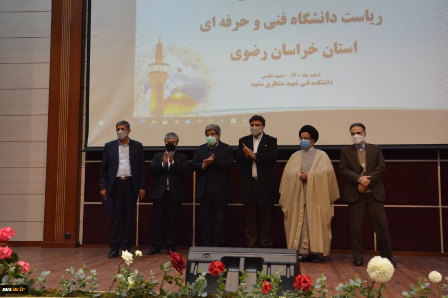 دکتر عرفان خسرویان عنوان کرد:
زمینه رشد و ارتقا اشتغال مهارتی در دانشگاه فنی و حرفه‌ای فراهم است و این دانشگاه می‌بایست قطب پیشگامی کسب و کارهای مهارتی در کشور باشد
 7