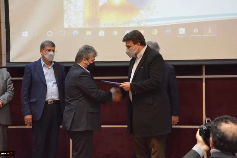 دکتر عرفان خسرویان عنوان کرد:
زمینه رشد و ارتقا اشتغال مهارتی در دانشگاه فنی و حرفه‌ای فراهم است و این دانشگاه می‌بایست قطب پیشگامی کسب و کارهای مهارتی در کشور باشد
 9