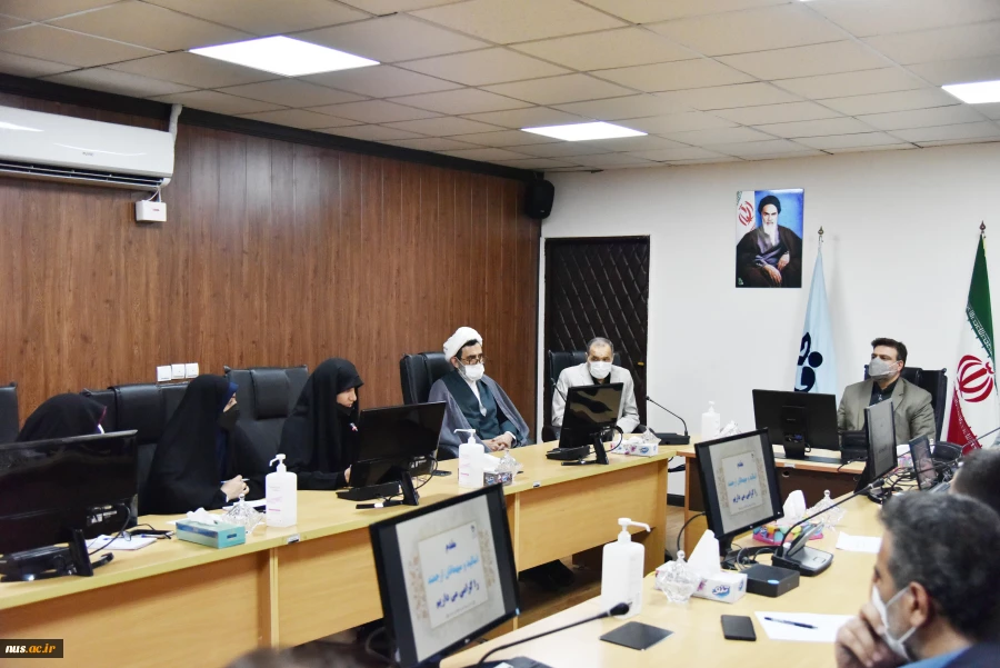 دکتر عرفان خسرویان :

شهید طهرانی مقدم محصول نگاه تحول گرایانه در بستر انقلاب اسلامی است که در مکتب امامین انقلاب پرورش یافت 3