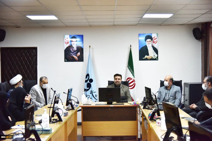 دکتر عرفان خسرویان :

شهید طهرانی مقدم محصول نگاه تحول گرایانه در بستر انقلاب اسلامی است که در مکتب امامین انقلاب پرورش یافت 9