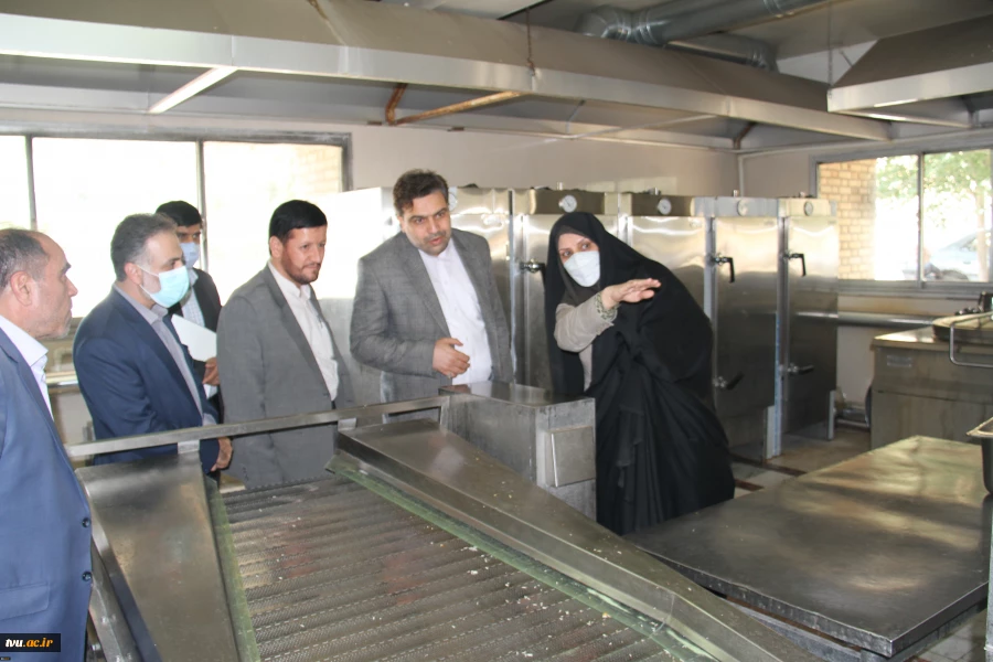 جلسه ملاقات عمومی دکتر خسرویان با اساتید، کارکنان و دانشجویان دانشگاه فنی و حرفه‌ای استان‌های تهران و البرز برگزار شد 17