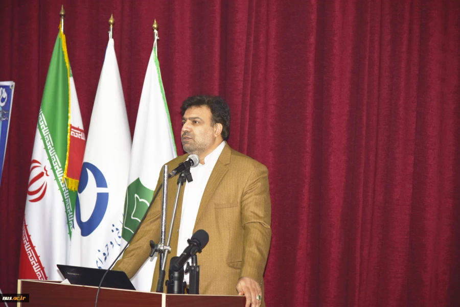 دکتر خسرویان در گردهمایی سراسری فرماندهان بسیج اساتید دانشگاه فنی و حرفه‌ای:

شهید چمران و شهید طهرانی‌مقدم انسان تراز انقلاب اسلامی هستند 4