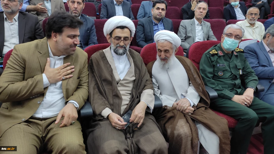 دکتر خسرویان در گردهمایی سراسری فرماندهان بسیج اساتید دانشگاه فنی و حرفه‌ای:

شهید چمران و شهید طهرانی‌مقدم انسان تراز انقلاب اسلامی هستند 6