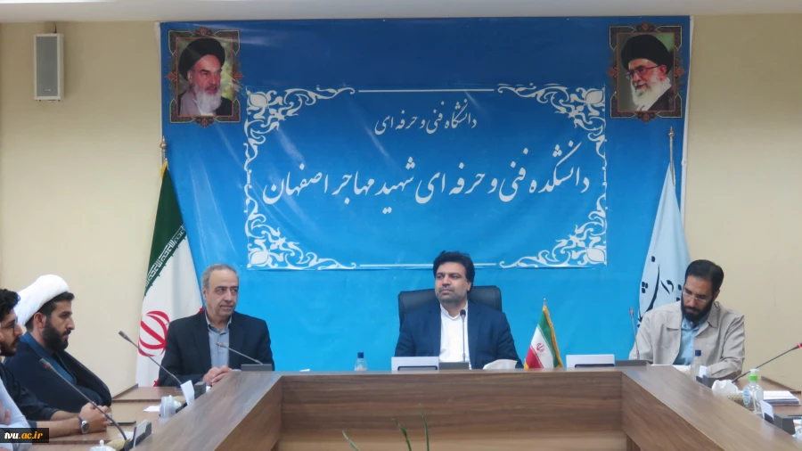 با حضور دکتر خسرویان صورت گرفت؛

افتتاح پژوهشکده شهید عباس دانشگر در دانشکده فنی و حرفه‌ای شهید مهاجر اصفهان 3