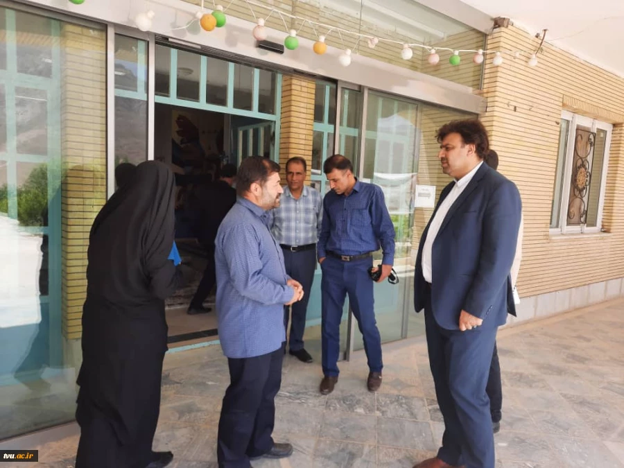 نشست صمیمی دکتر خسرویان با اساتید، کارکنان و دانشجویان آموزشکده فنی و حرفه ای خوانسار 3