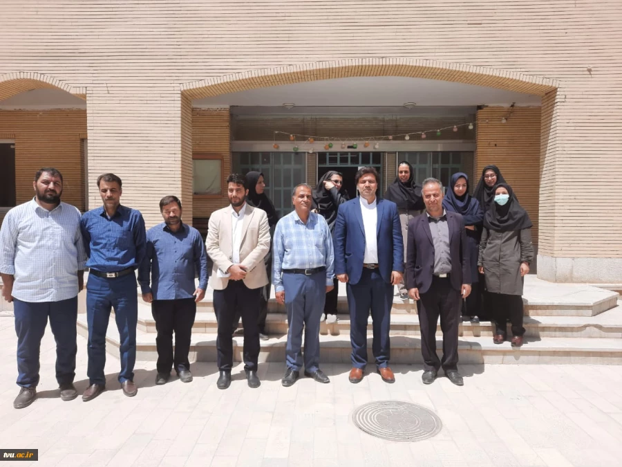 نشست صمیمی دکتر خسرویان با اساتید، کارکنان و دانشجویان آموزشکده فنی و حرفه ای خوانسار 5