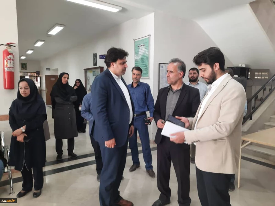 نشست صمیمی دکتر خسرویان با اساتید، کارکنان و دانشجویان آموزشکده فنی و حرفه ای خوانسار 6