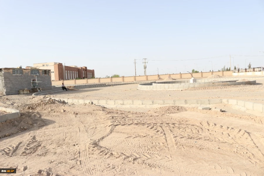 در ادامه سفر استانی دکتر خسرویان به دانشگاه فنی و حرفه‌ای استان یزد صورت گرفت:

بازدید  از آموزشکده فنی و حرفه‌ای دختران یزد و پروژه خیرساز دانشکده فنی و حرفه‌ای مهریز 8