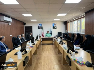 با حضور دکتر خسرویان برگزار شد:

نشست صمیمی با سرپرست و کارکنان مرکز نظارت، ارزیابی و تضمین کیفیت دانشگاه 2