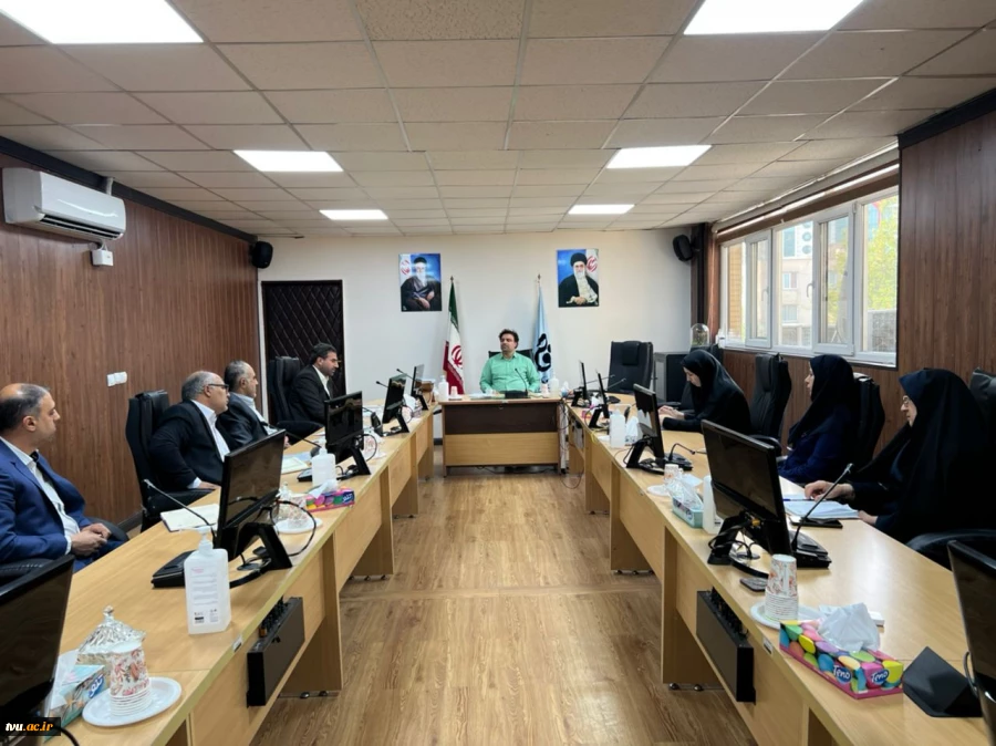 با حضور دکتر خسرویان برگزار شد:

نشست صمیمی با سرپرست و کارکنان مرکز نظارت، ارزیابی و تضمین کیفیت دانشگاه 2
