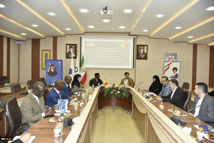 The President of Technical and Vocational University met and talked with the Minister of Higher Education and Research of the Republic of Mali. 2