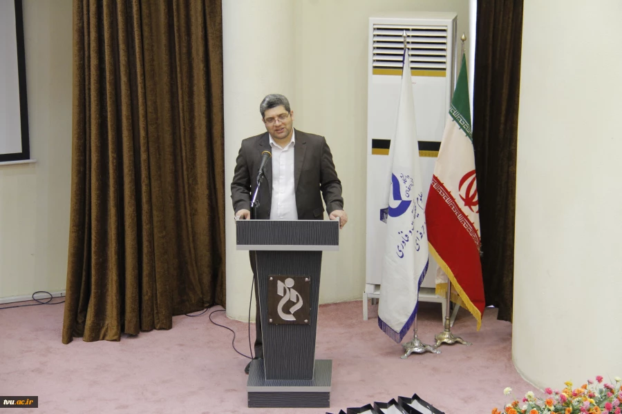با حضور دکتر خسرویان؛

مراسم تجلیل از همکاران مقام‌آور ورزشی سازمان مرکزی دانشگاه فنی و حرفه‌ای برگزار شد 3