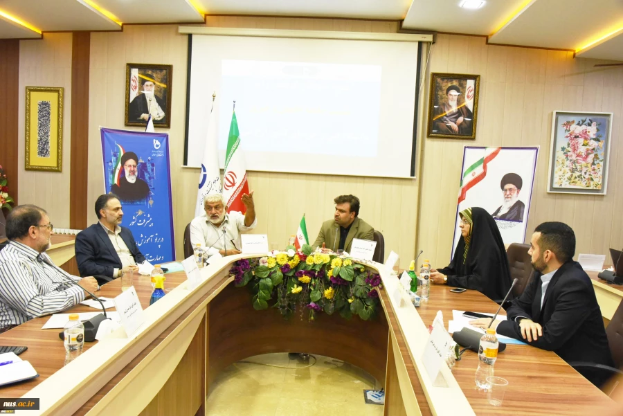 در دومین روز از هفته ملی مهارت؛

نشست صمیمانه رئیس دانشگاه فنی و حرفه ای کشور با خیرین برگزار شد 14