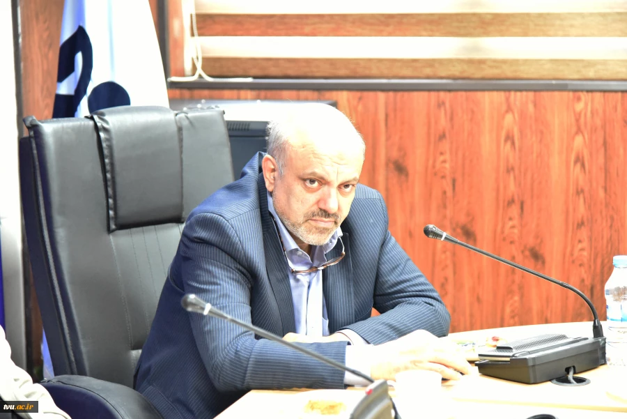 دکتر علیرضا منادی سفیدان در مراسم افتتاح 15 مرکز رشد و نوآوری دانشگاه فنی و حرفه ای؛

مهارت به دنبال خود بهره وری می آورد و کسی که مهارت داشته باشد با کمترین هزینه کارهای بزرگی می تواند انجام دهد.
 2