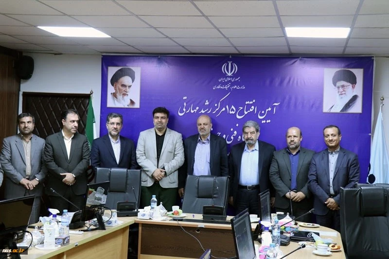 دکتر خیاطیان در آئین افتتاح 15 مرکز رشد مهارتی دانشگاه فنی و حرفه‌ای: 

رویکرد مهارتی دانشگاه فنی و حرفه‌ای بسیار بالا است 2