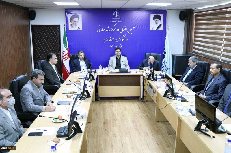 دکتر خیاطیان در آئین افتتاح 15 مرکز رشد مهارتی دانشگاه فنی و حرفه‌ای: 

رویکرد مهارتی دانشگاه فنی و حرفه‌ای بسیار بالا است 3