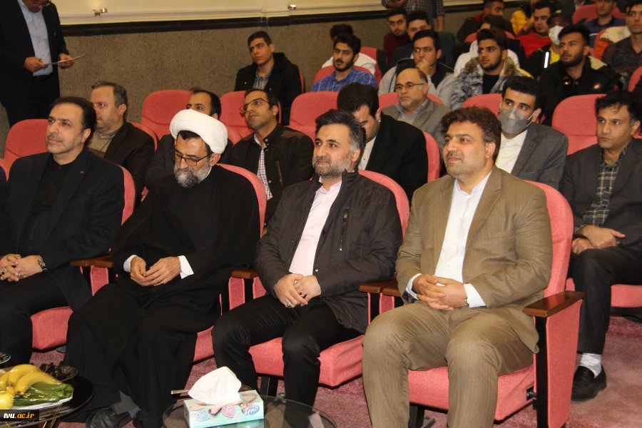 معاون علمی و فناوری ریاست‌جمهوری در مراسم روز دانشجوی دانشگاه فنی و حرفه‌ای: 5