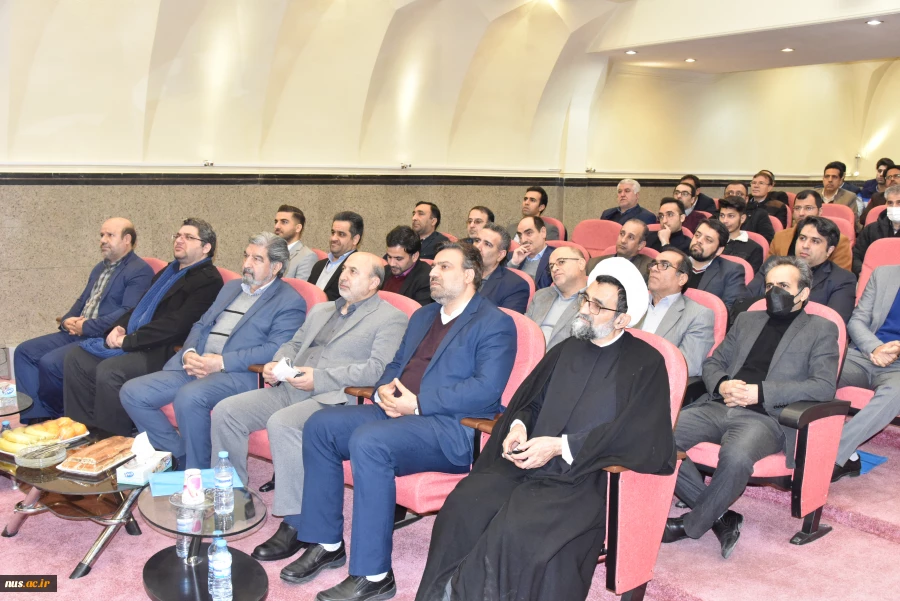 معاون وزیر و رئیس سازمان تحقیقات، آموزش و ترویج کشاورزی در همایش روز ملی پژوهش و فناوری دانشگاه فنی و حرفه‌ای:

دانشگاه فنی و حرفه‌ای می‌تواند در برقراری امنیت غذایی به عنوان اولویت کشور نقش‌آفرین باشد 6