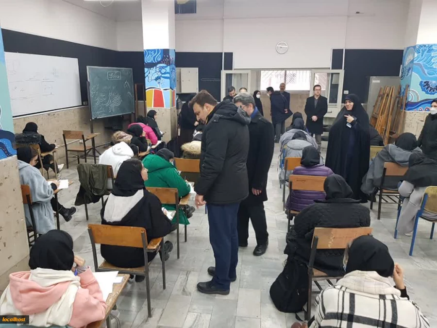 بازدید دکتر خسرویان و هیئت همراه از روند برگزاری امتحانات پایان ترم دانشکده فنی و حرفه‌ای دکتر شریعتی 2