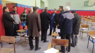 بازدید دکتر خسرویان و هیئت همراه از روند برگزاری امتحانات پایان ترم از دانشکده فنی و حرفه ای انقلاب اسلامی 4
