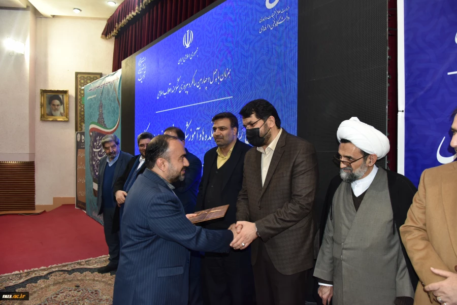 حضور و سخنرانی دکتر مهرداد بذرپاش، وزیر راه و شهرسازی در مراسم اختتامیه اجلاس رؤسای دانشکده‌ها و آموزشکده‌های فنی و حرفه‌ای سراسر کشور 4