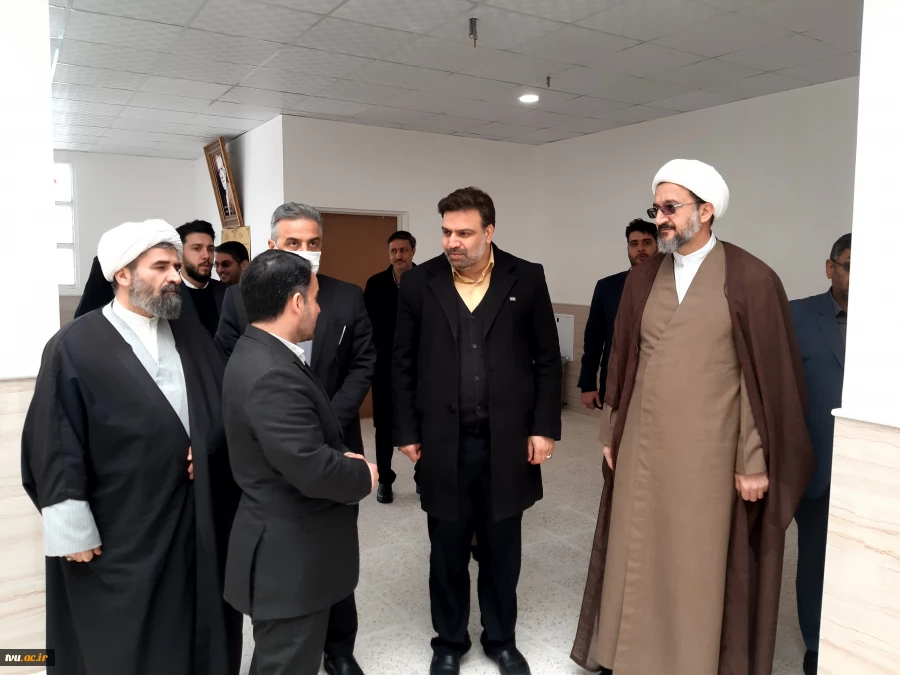 با حضور دکتر خسرویان افتتاح شد:

ساختمان آموزشی و کارگاهی وکیل در آموزشکده فنی و حرفه‌ای دختران استان قم 10