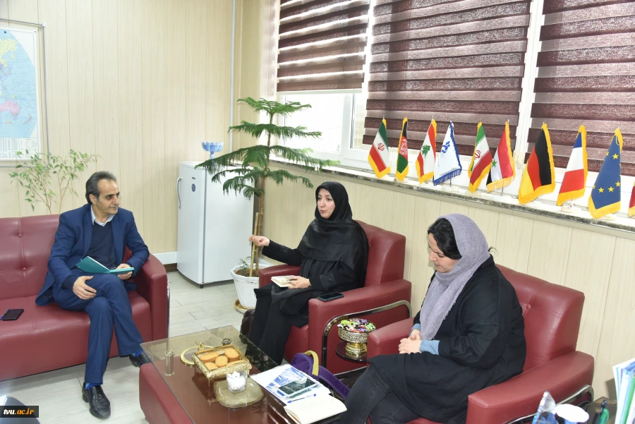 مدیر کل دفتر همکاری‌های علمی، بین‌المللی دانشگاه فنی و حرفه‌ای:

آموزش مهارتی و برگزاری دوره‌های کوتاه مدت برای اتباع افغانی با تمرکز بر آموزش زنان و دختران افغان  2