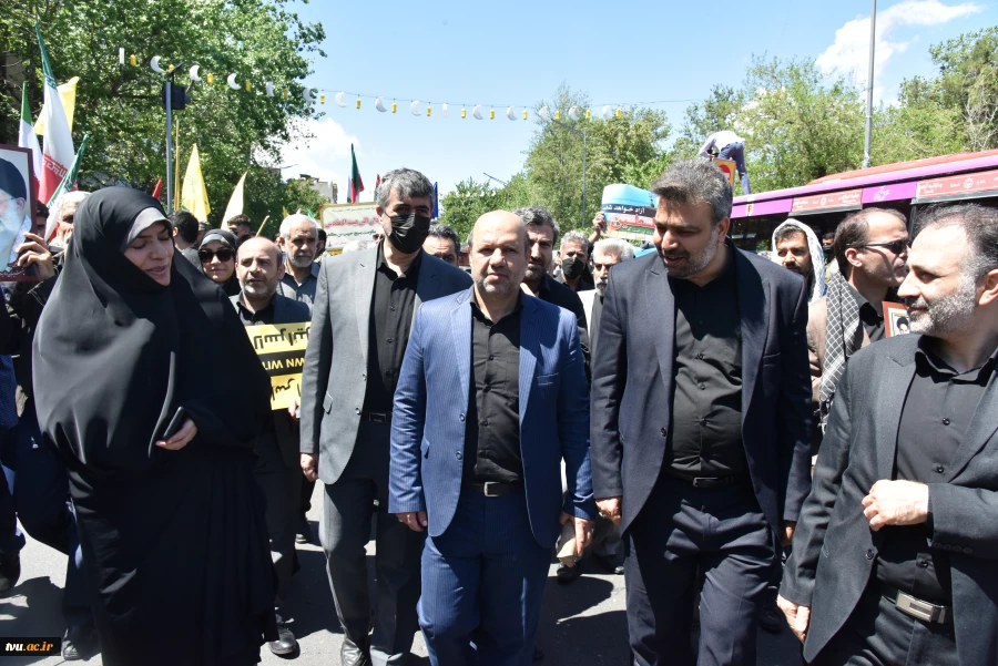 حضور رئیس دانشگاه فنی و حرفه‌ای در راهپیمایی روز قدس 11