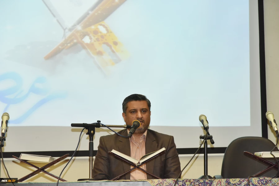 در بیست و ششمین روز از ماه مبارک رمضان محفل انس با قرآن در دانشگاه فنی و حرفه‌ای برگزار شد 25